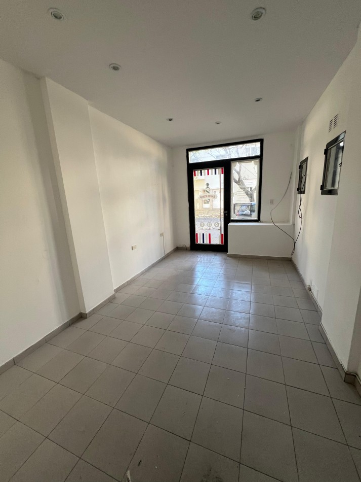 ALQUILER LOCAL 4 Y 60