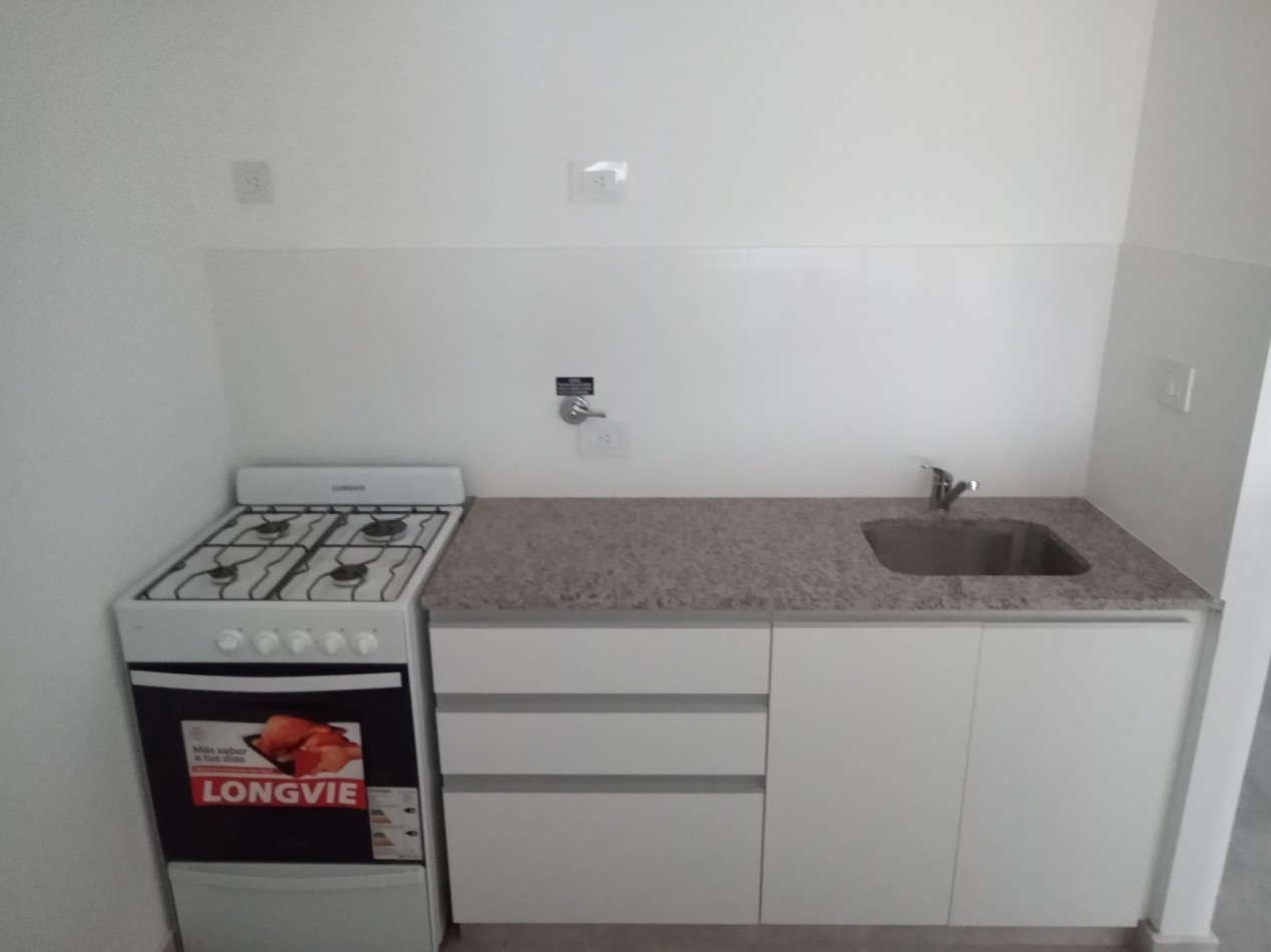 VENTA Depto monoambiente 50 y 21 Plaza Malvinas