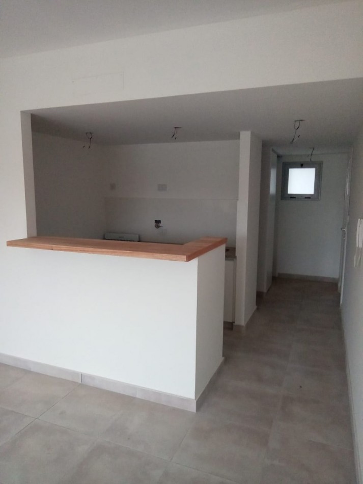 VENTA Depto monoambiente 50 y 21 Plaza Malvinas