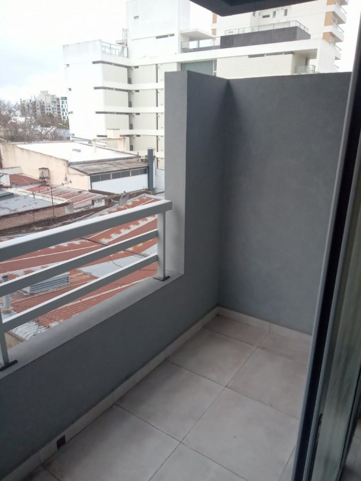 VENTA Depto monoambiente 50 y 21 Plaza Malvinas