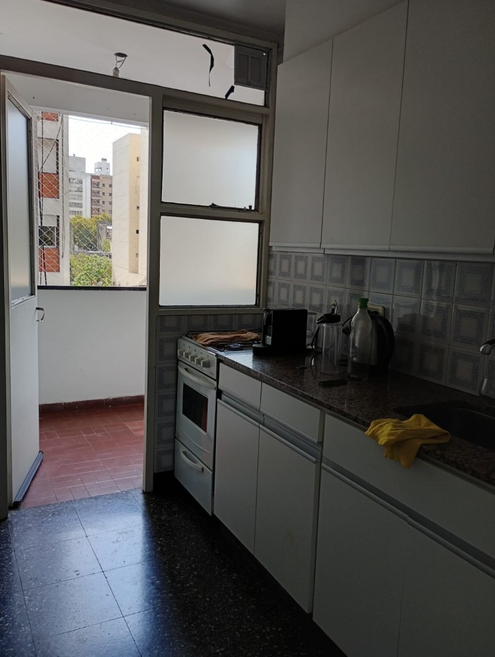 Alquiler depto 2 dorm + 1 de servicio. Cochera opcional 56 e/ 5 y 6