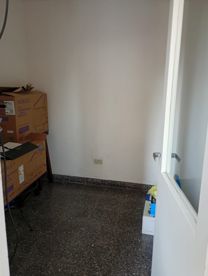 Alquiler depto 2 dorm + 1 de servicio. Cochera opcional 56 e/ 5 y 6