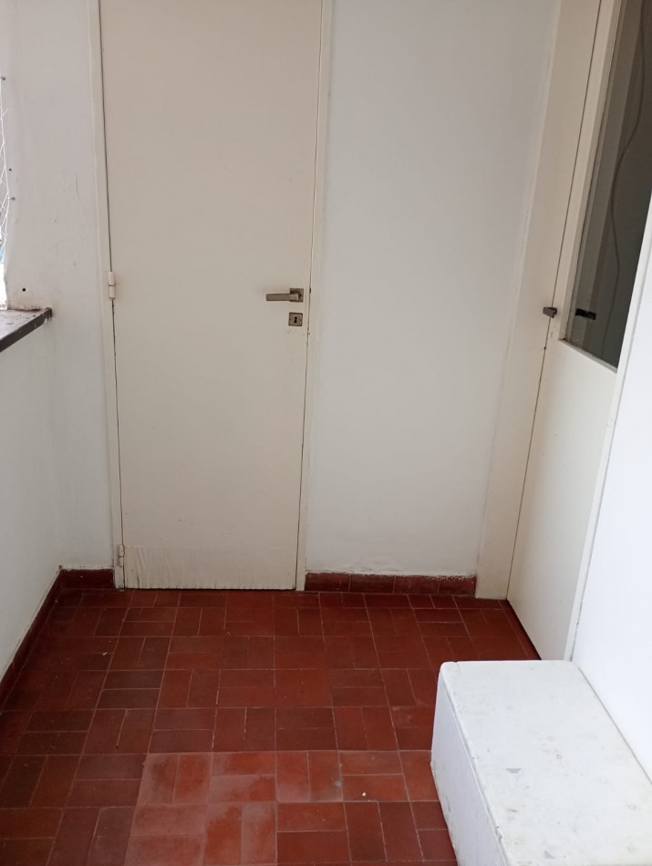 Alquiler depto 2 dorm + 1 de servicio. Cochera opcional 56 e/ 5 y 6
