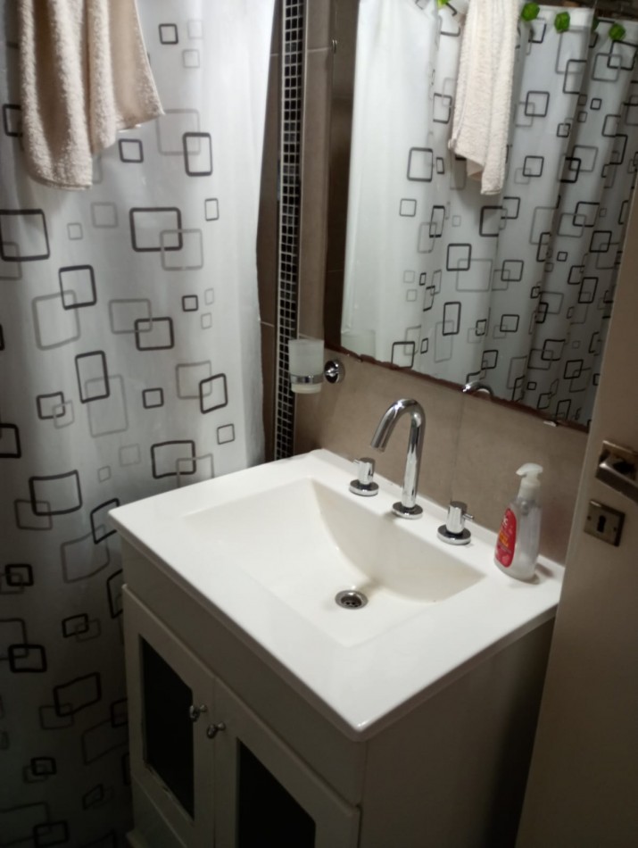 Alquiler depto 2 dorm + 1 de servicio. Cochera opcional 56 e/ 5 y 6