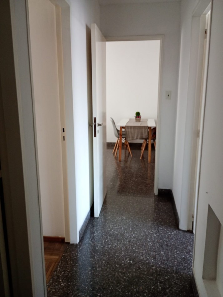 Alquiler depto 2 dorm + 1 de servicio. Cochera opcional 56 e/ 5 y 6