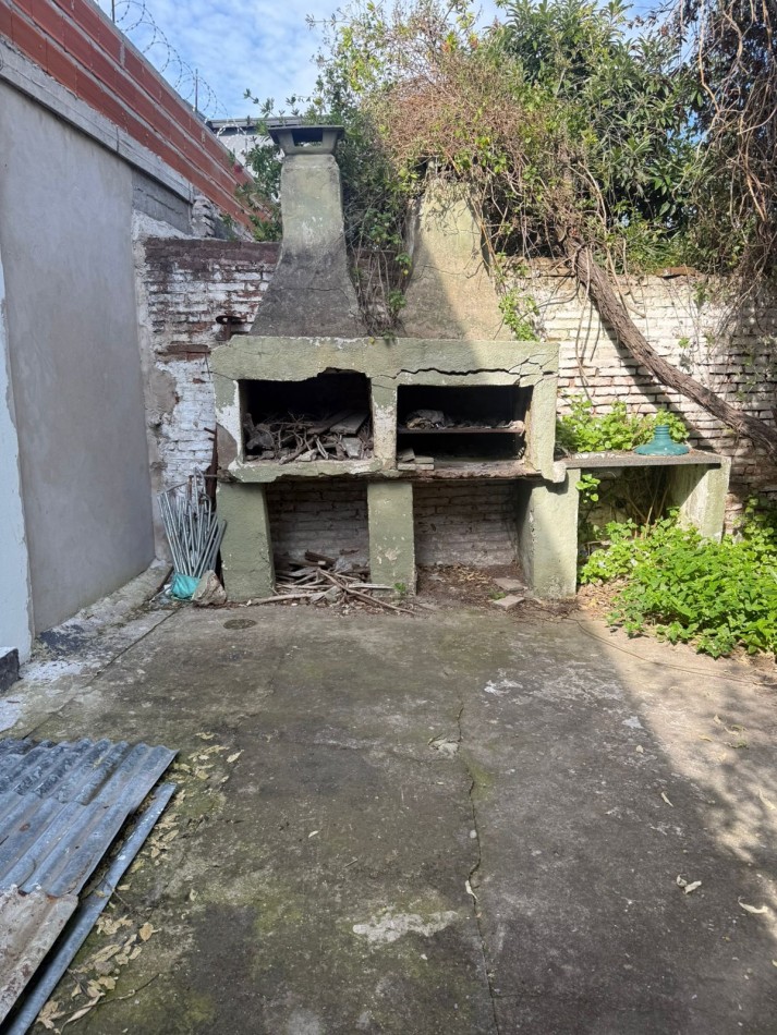 CASA A RECICLAR EN VENTA 123 ENTRE 6BIS Y 7