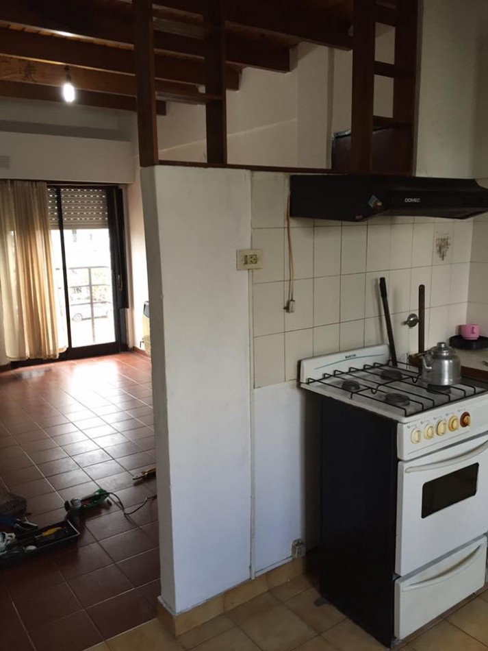 Alquiler depto tipo duplex de tres dormitorios en Barrio De Cano Funes en Los Hornos, calle 141 entre 58 y 59