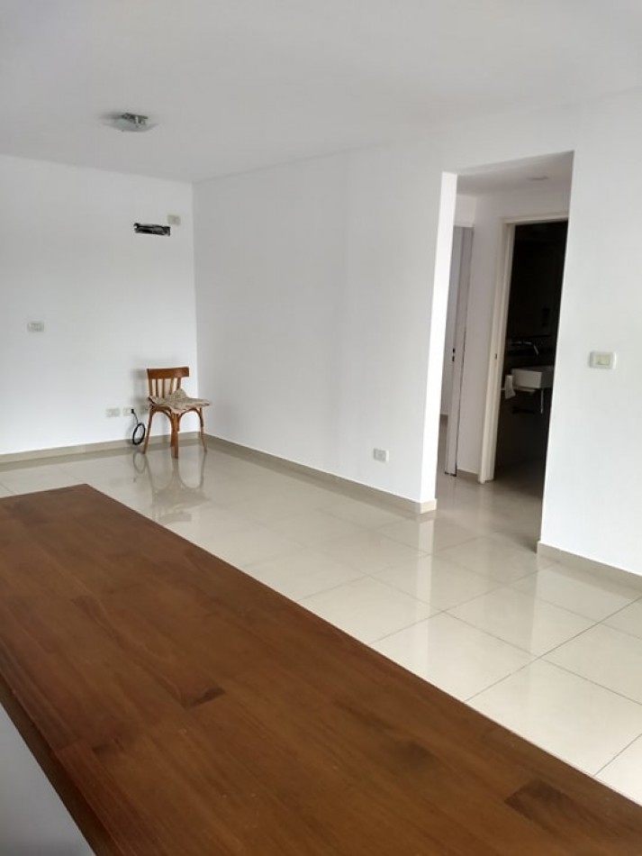 Alquiler depto 2 dormitorios Av.25 e/47 y 48