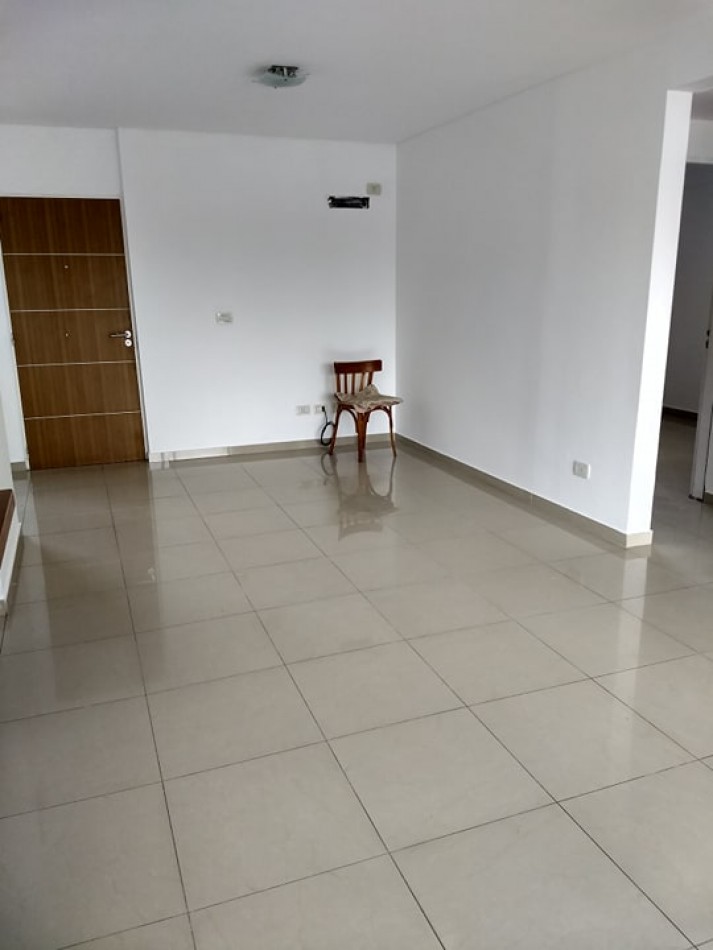 Alquiler depto 2 dormitorios Av.25 e/47 y 48