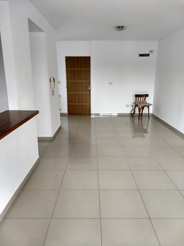 Alquiler depto 2 dormitorios Av.25 e/47 y 48