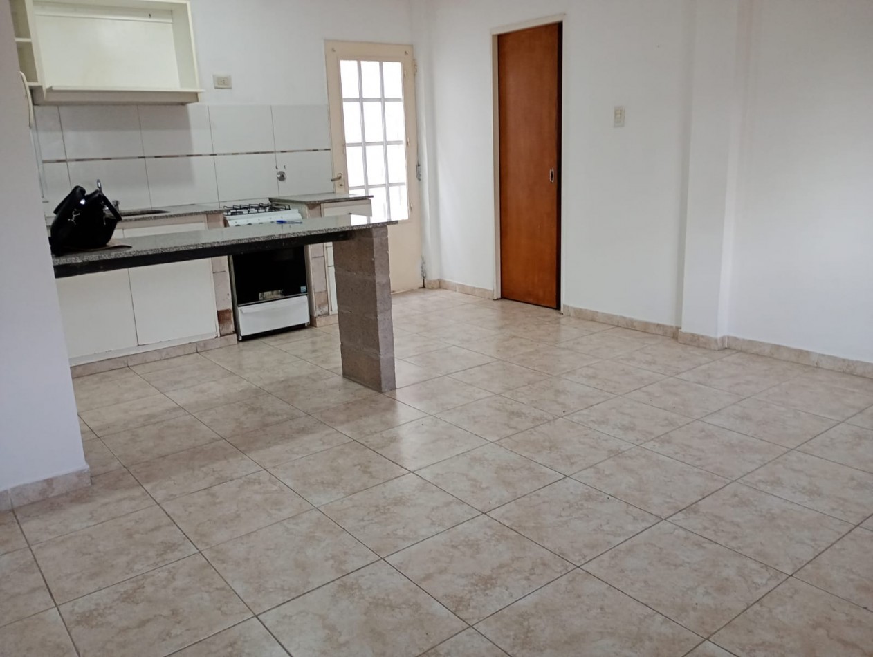 Alquiler monoambiente s/ exp 2 e/71 y 72