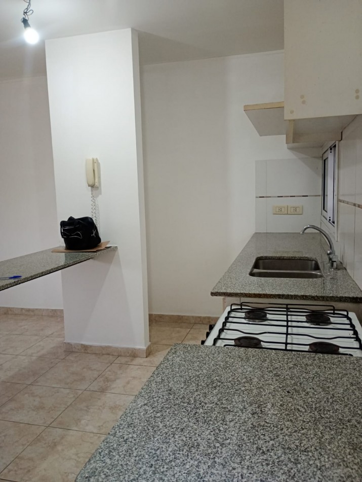 Alquiler monoambiente s/ exp 2 e/71 y 72