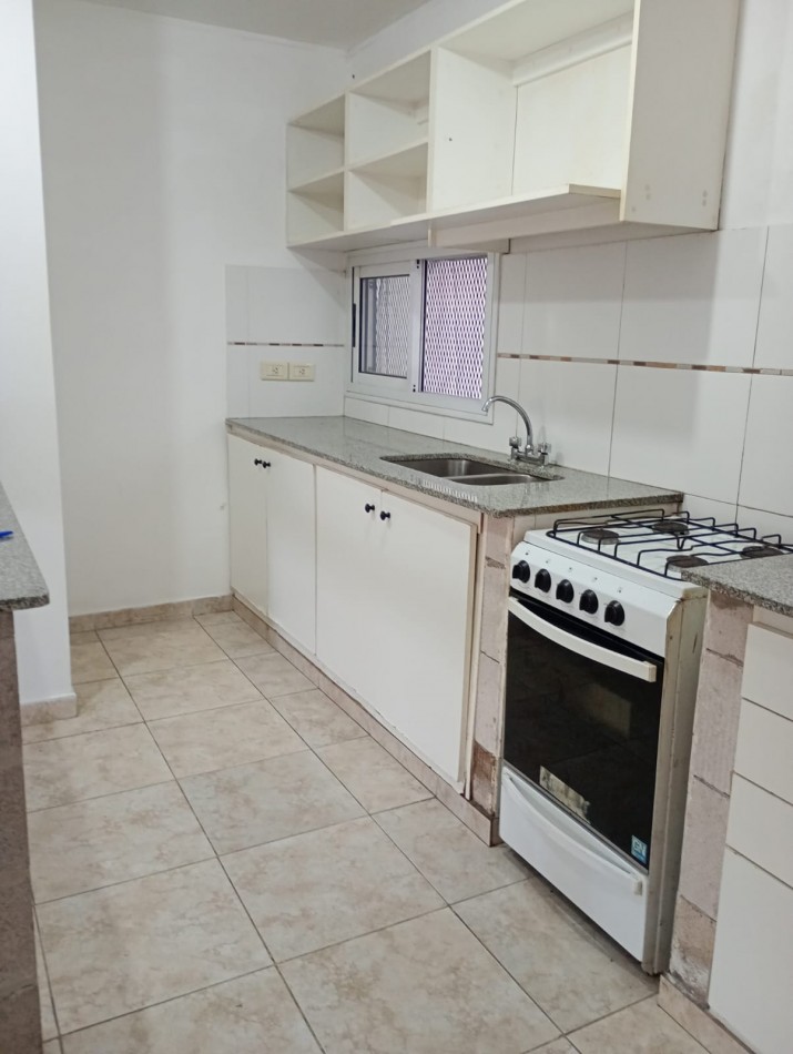 Alquiler monoambiente s/ exp 2 e/71 y 72