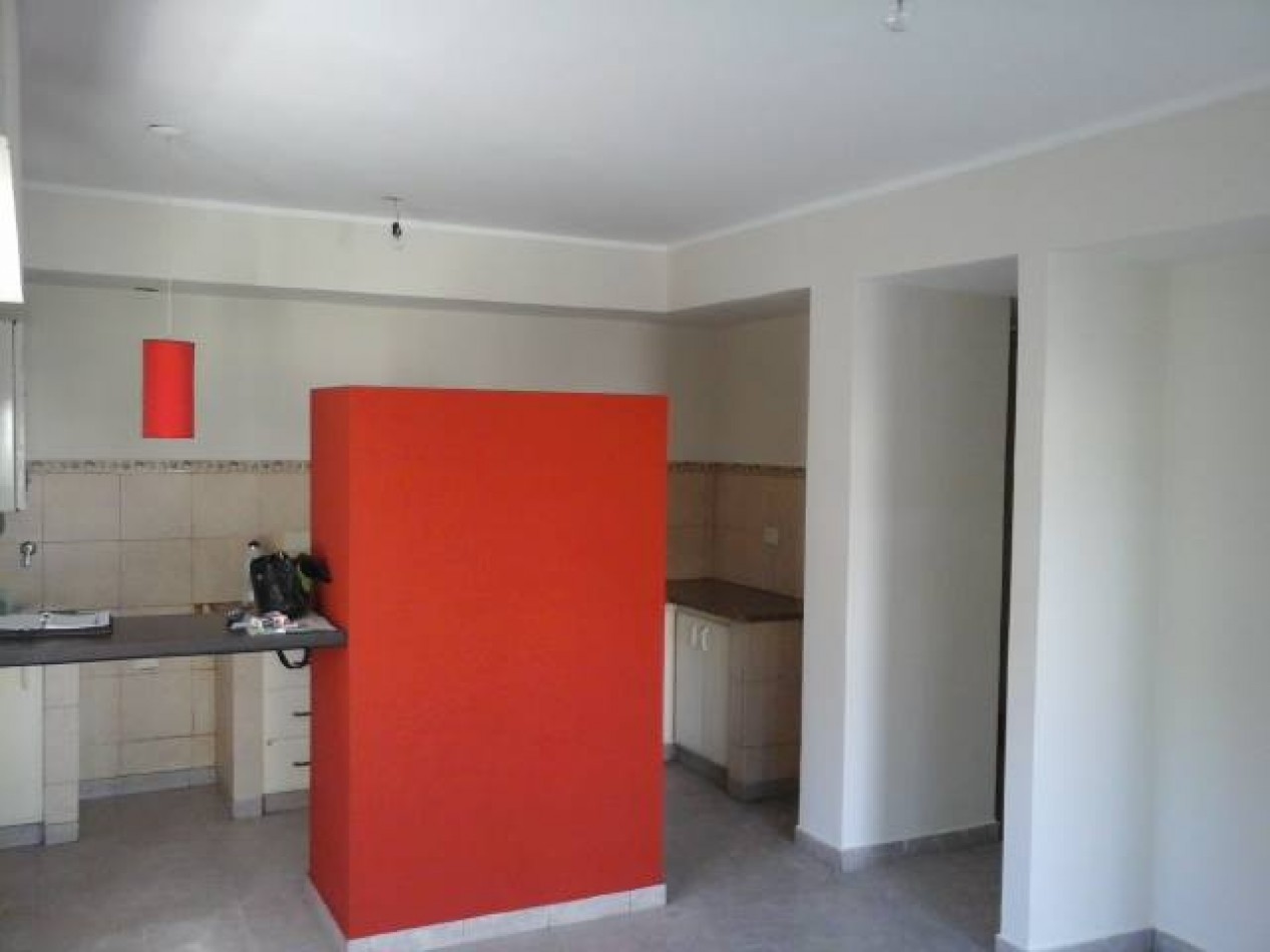 Alquiler ph 1 dormitorio s/exp Los Hornos 139 y 63