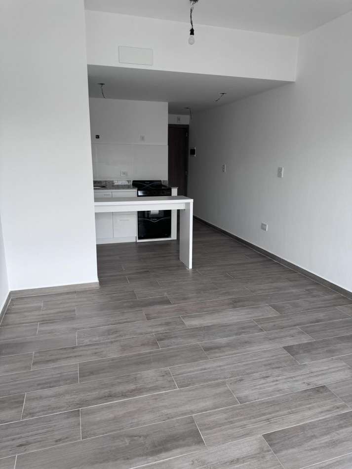 ALQUILER MONOAMBIENTE EN 15 Y 46