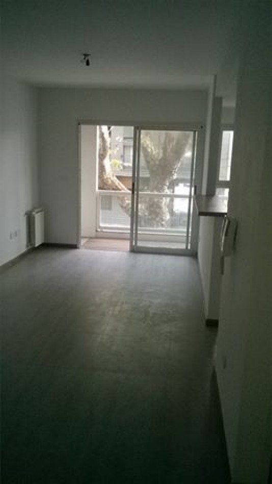 Alquiler depto 2 dorm + cochera 42 e/10 y 11