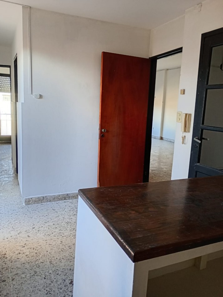 Alquiler de depto 2 dormitorios 38 e/ 30 y 31 