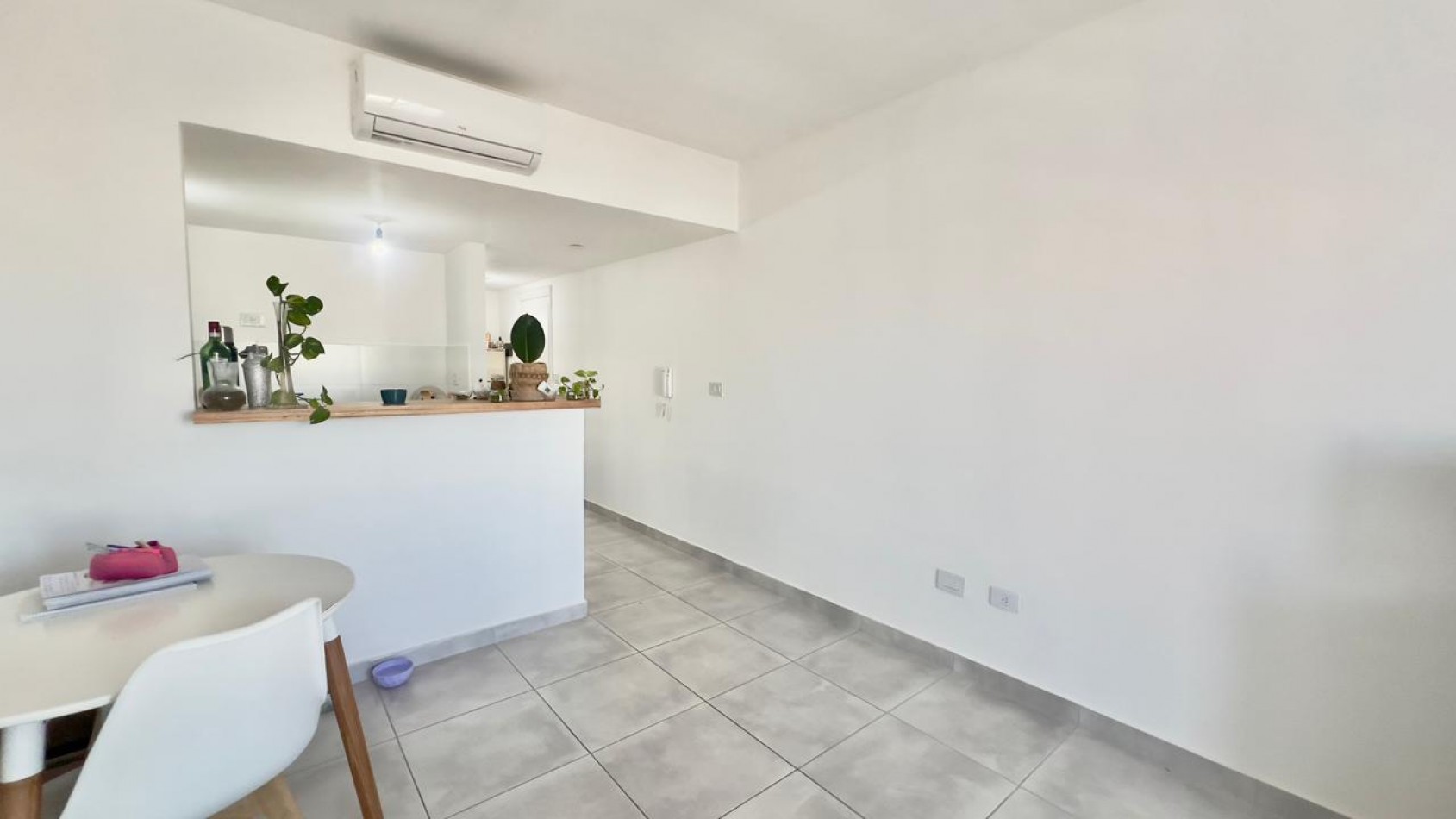 VENTA Depto monoambiente 50 y 21 Plaza Malvinas