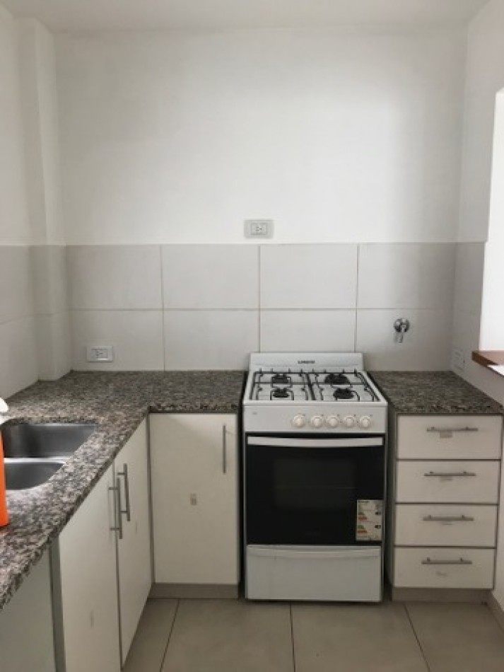  ALQUILER DEPTO 1 DORMITORIO DIAG. 74 Y PLAZA ITALIA