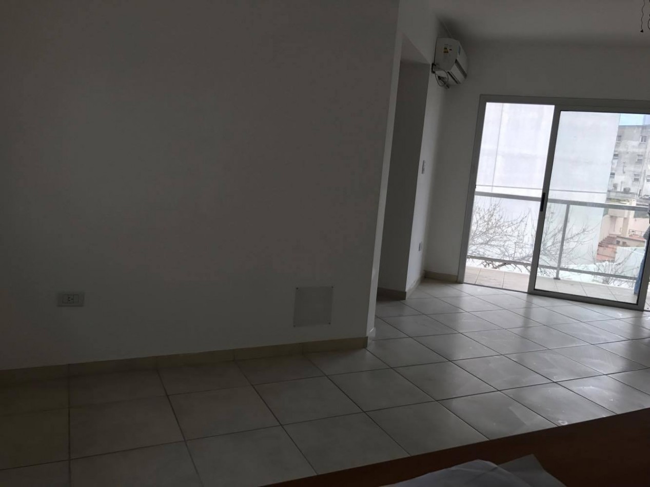  ALQUILER DEPTO 1 DORMITORIO DIAG. 74 Y PLAZA ITALIA