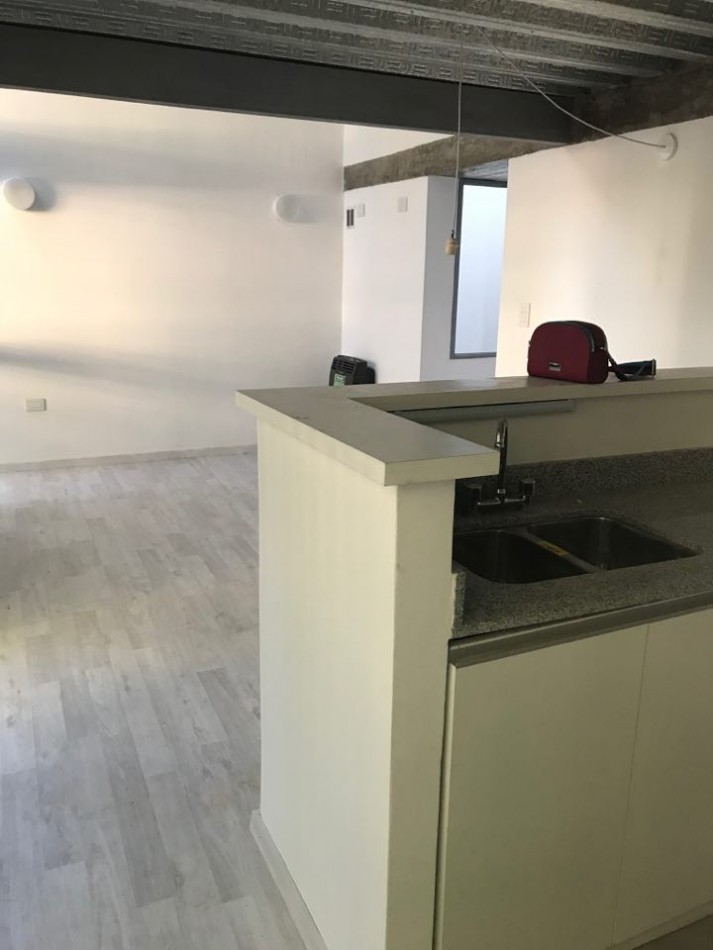 ALQUILER DUPLEX 19 Y 48
