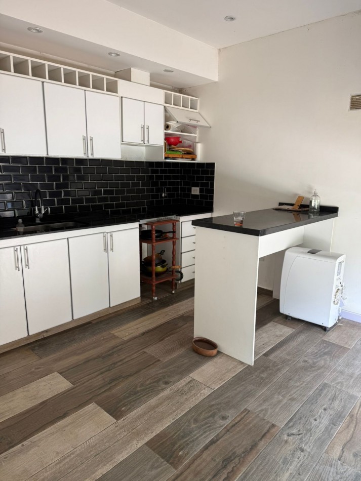 VENTA CASA 1 DORMITORIO 603 ENTRE 115 Y 116