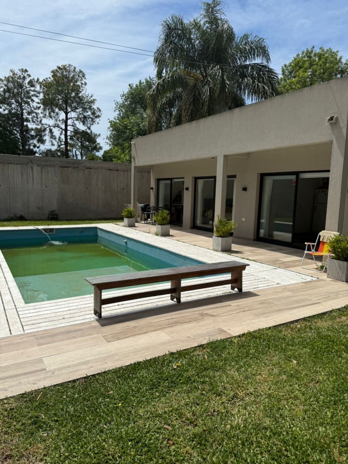 VENTA CASA 1 DORMITORIO 603 ENTRE 115 Y 116