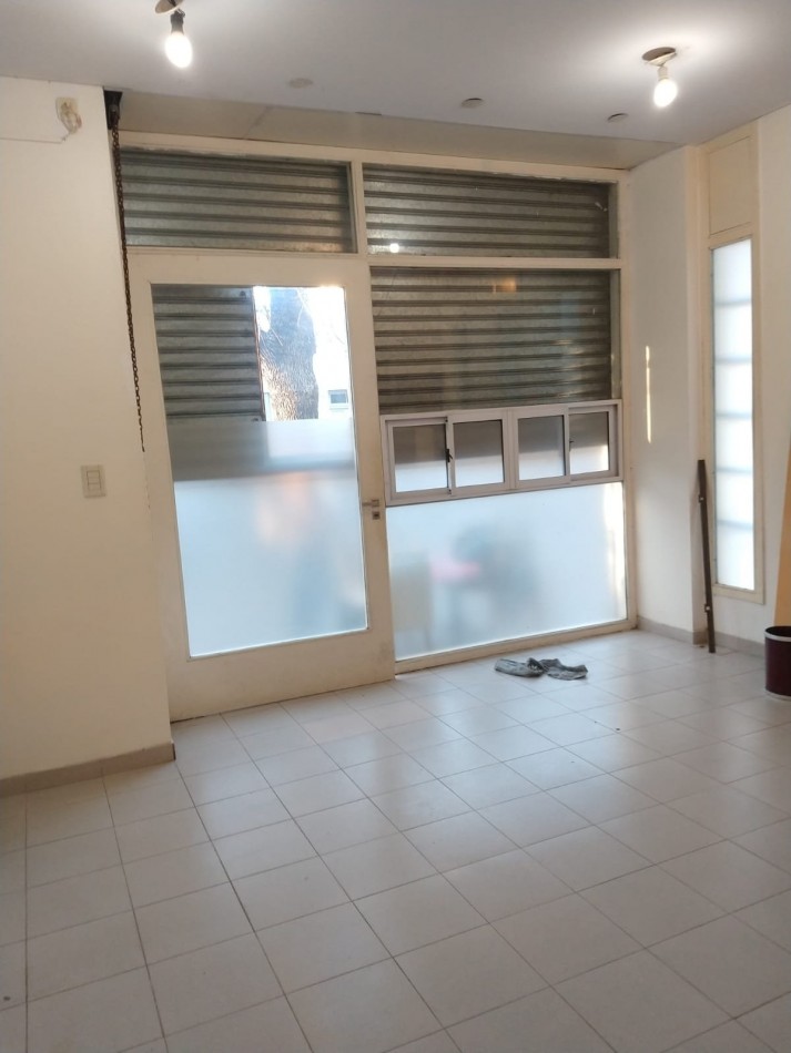 Alquiler local comercial 61 e/2 y 3