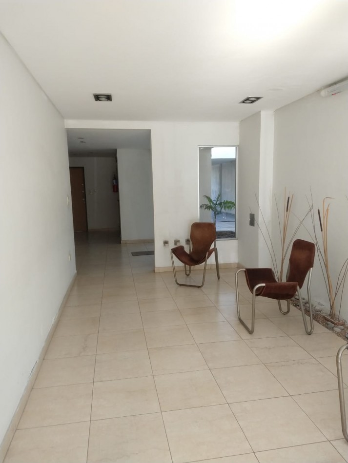 ALQUILER MONOAMBIENTE CON COCHERA EN 16 Y 35