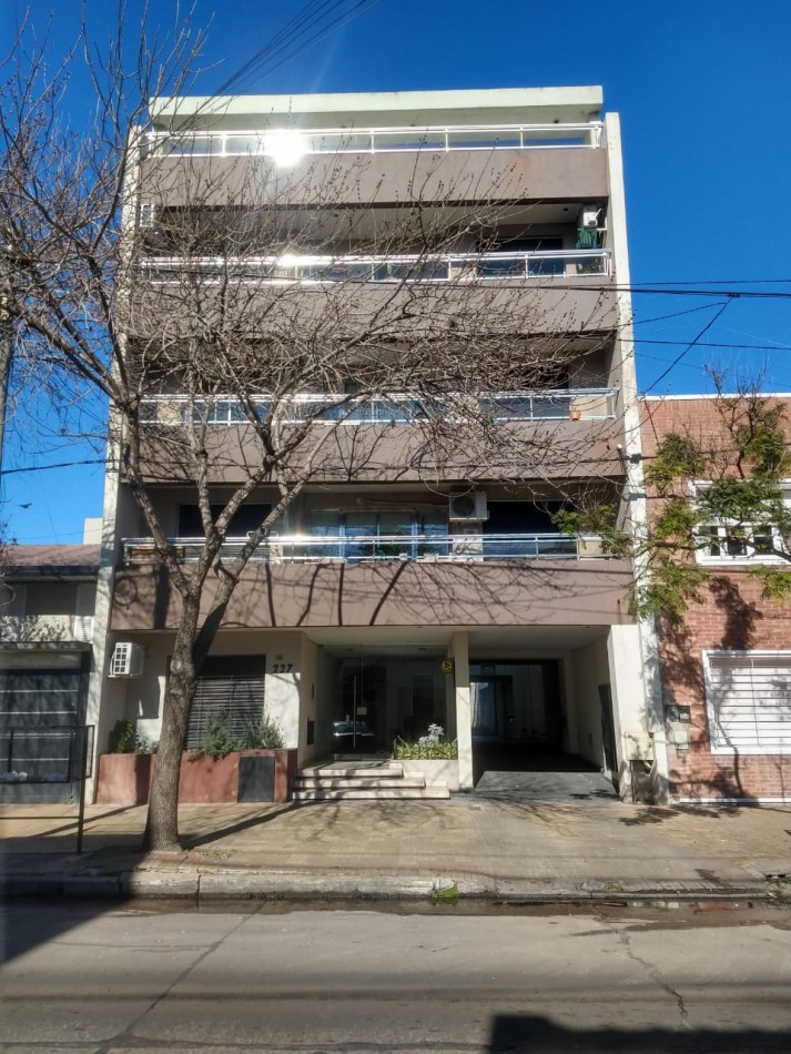 ALQUILER MONOAMBIENTE CON COCHERA EN 16 Y 35