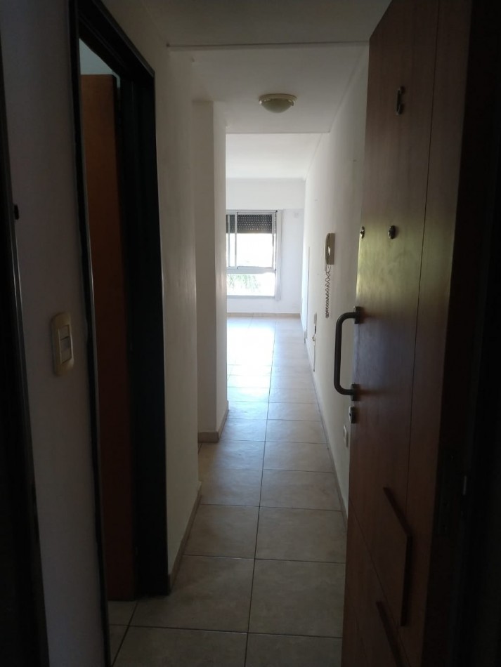 ALQUILER MONOAMBIENTE CON COCHERA EN 16 Y 35