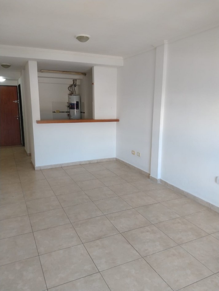 ALQUILER MONOAMBIENTE CON COCHERA EN 16 Y 35