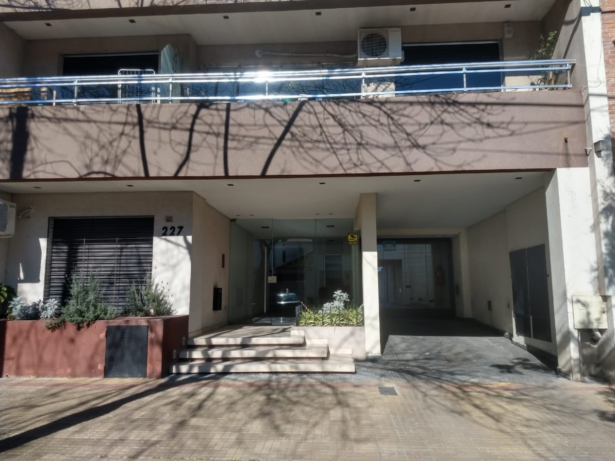 ALQUILER MONOAMBIENTE CON COCHERA EN 16 Y 35