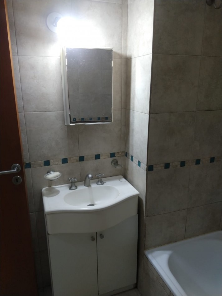 ALQUILER MONOAMBIENTE CON COCHERA EN 16 Y 35
