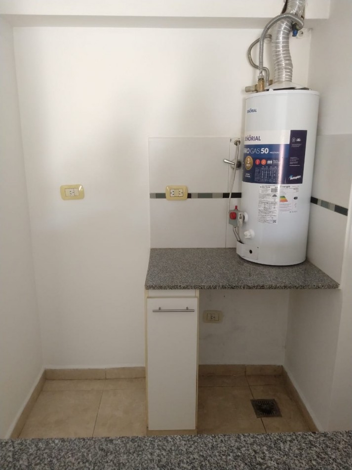 ALQUILER MONOAMBIENTE CON COCHERA EN 16 Y 35