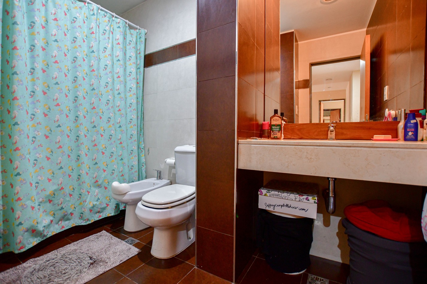 Importante semipiso en Av. 1 entre 56 y 57