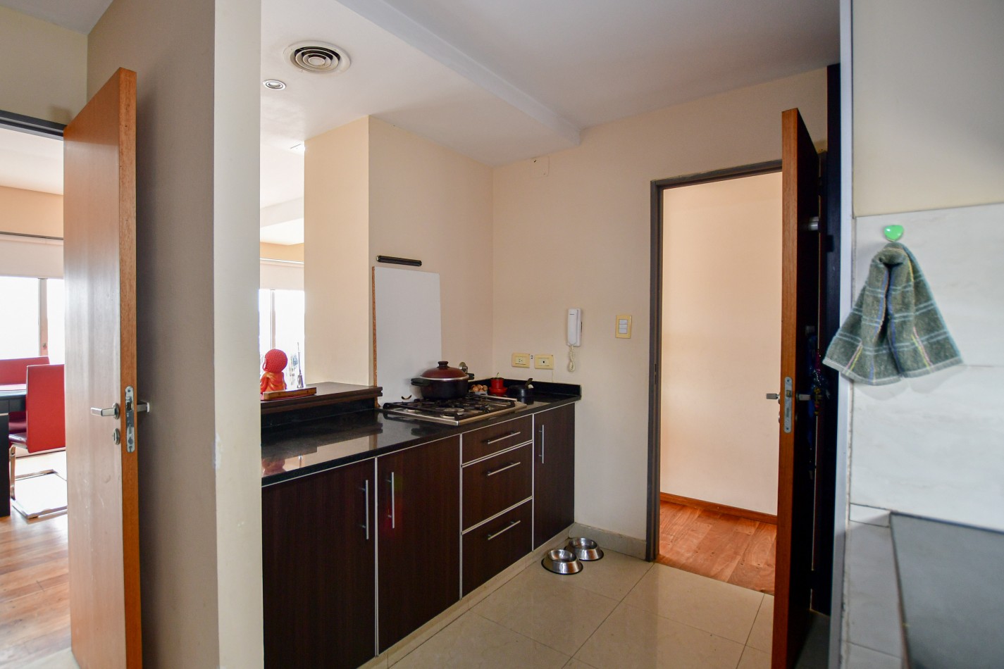 Importante semipiso en Av. 1 entre 56 y 57