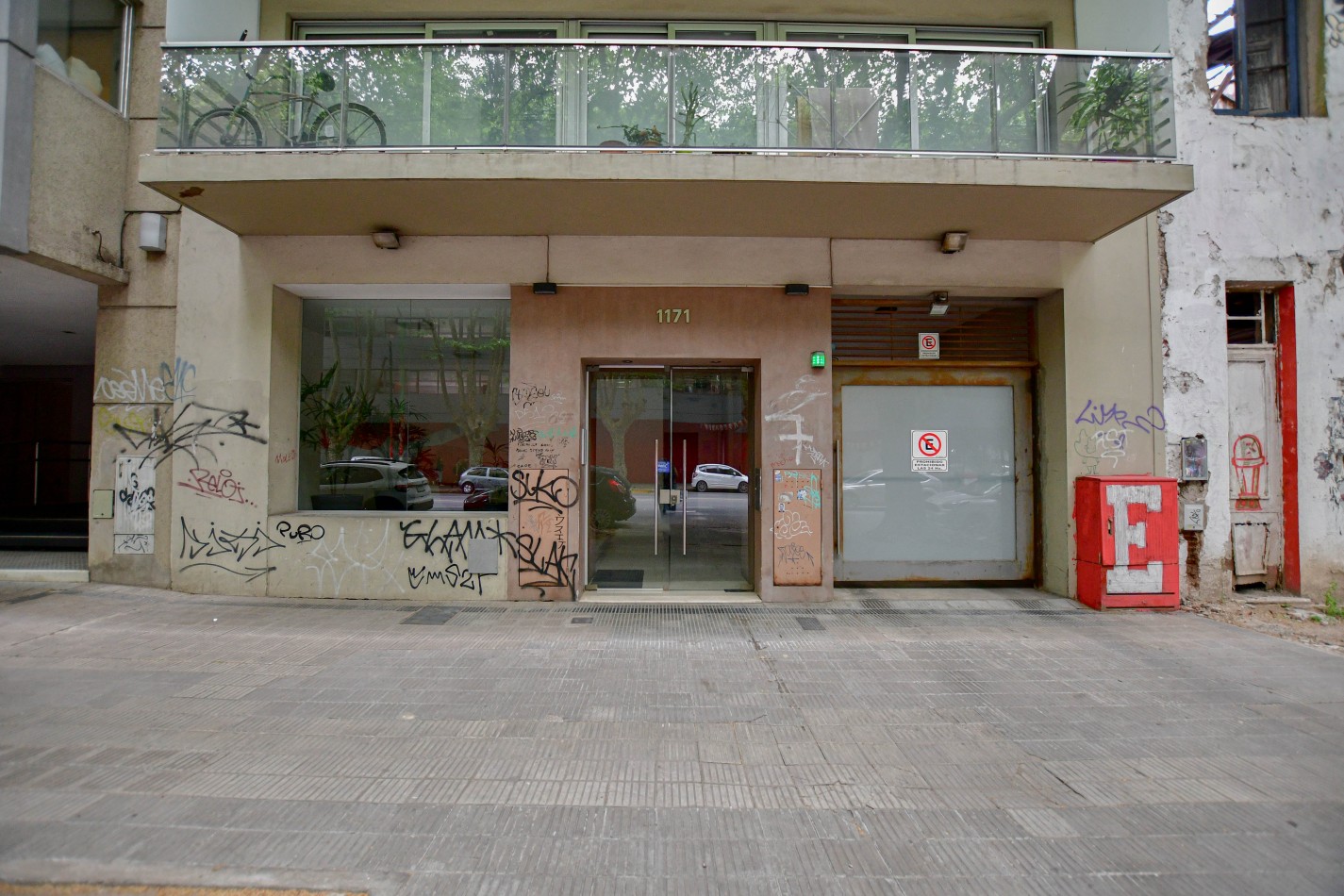 Importante semipiso en Av. 1 entre 56 y 57