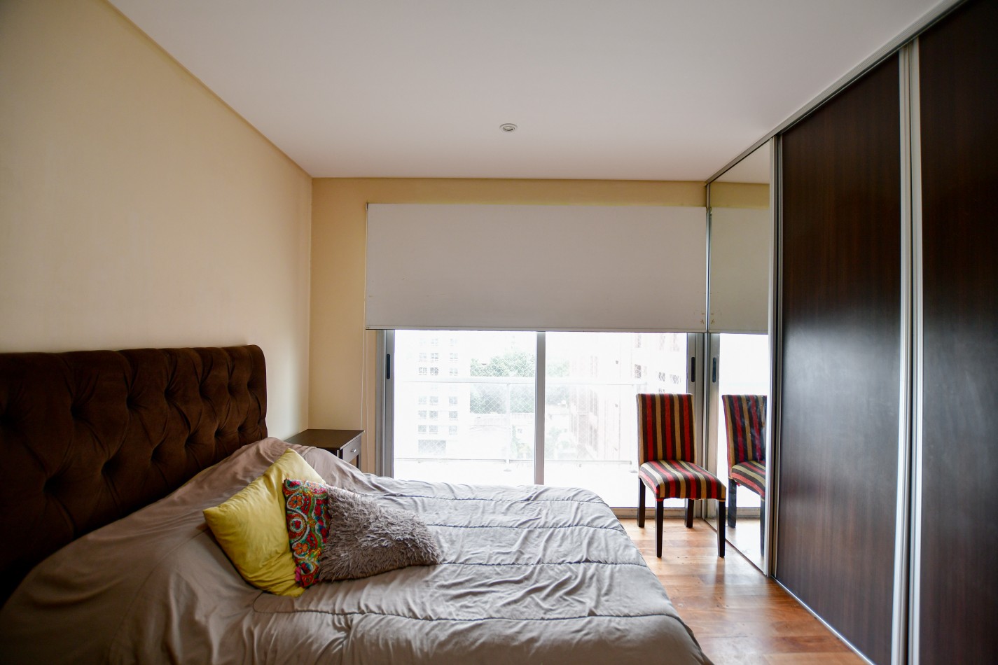 Importante semipiso en Av. 1 entre 56 y 57