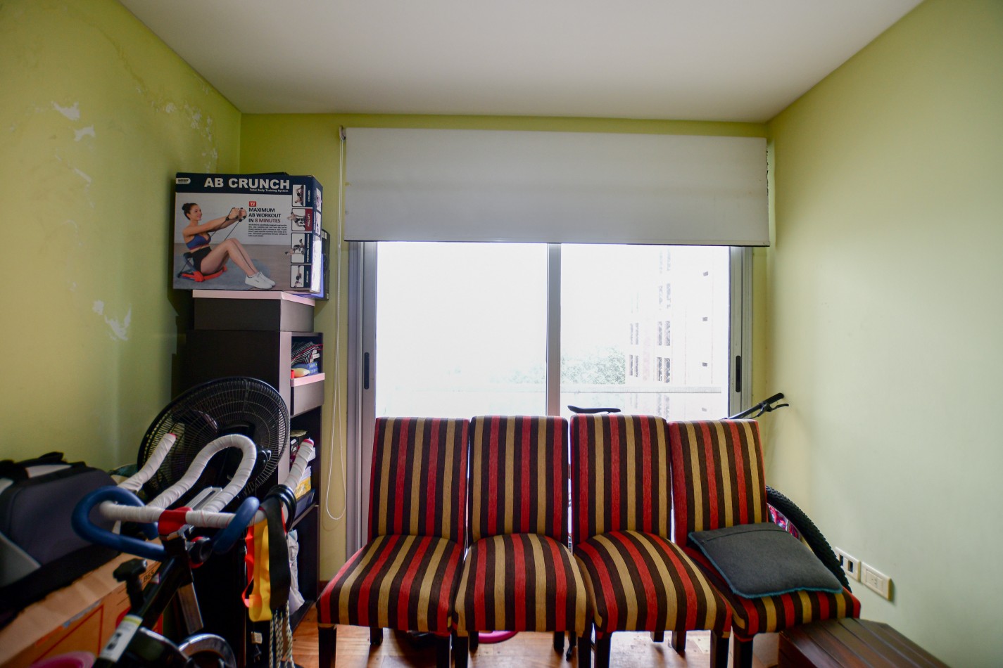 Importante semipiso en Av. 1 entre 56 y 57