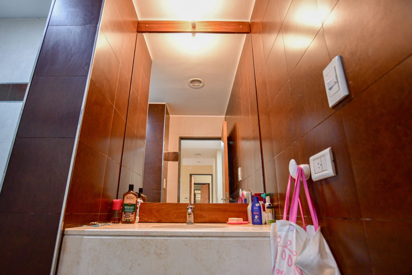Importante semipiso en Av. 1 entre 56 y 57