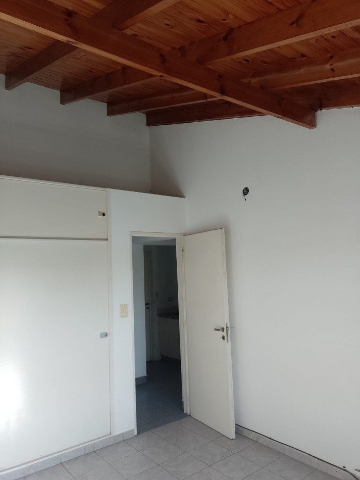 VENTA Duplex 2 dormitorios Gonnet, inmejorable zona