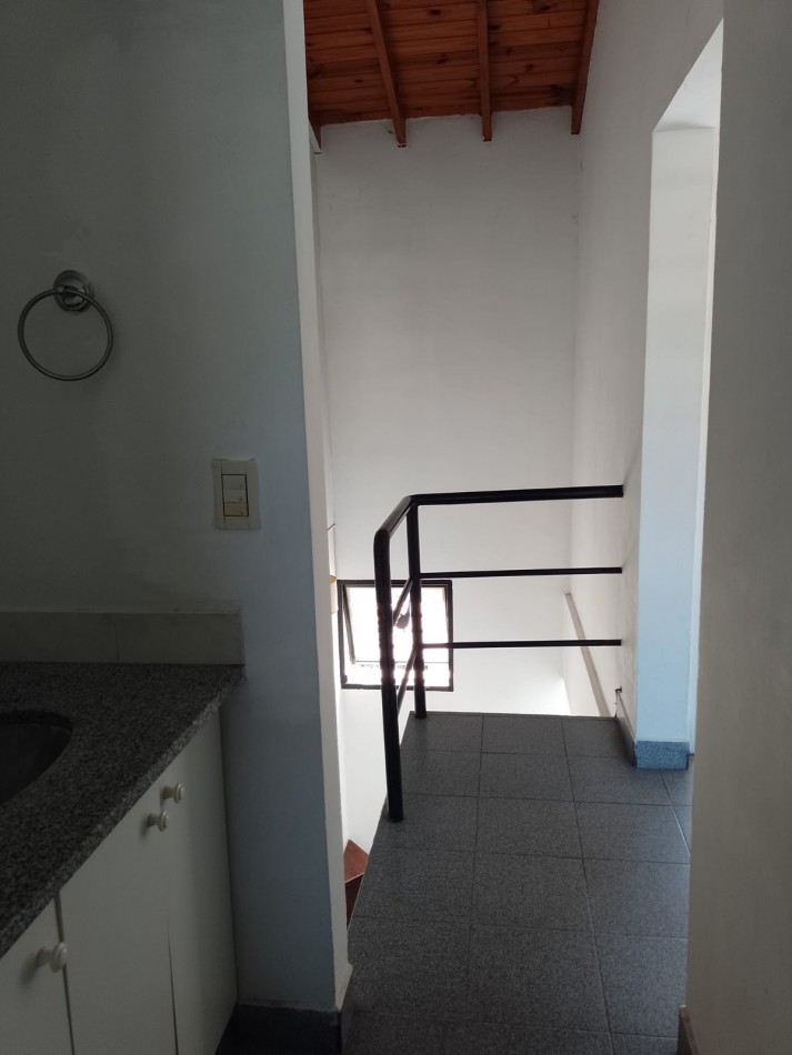 VENTA Duplex 2 dormitorios Gonnet, inmejorable zona