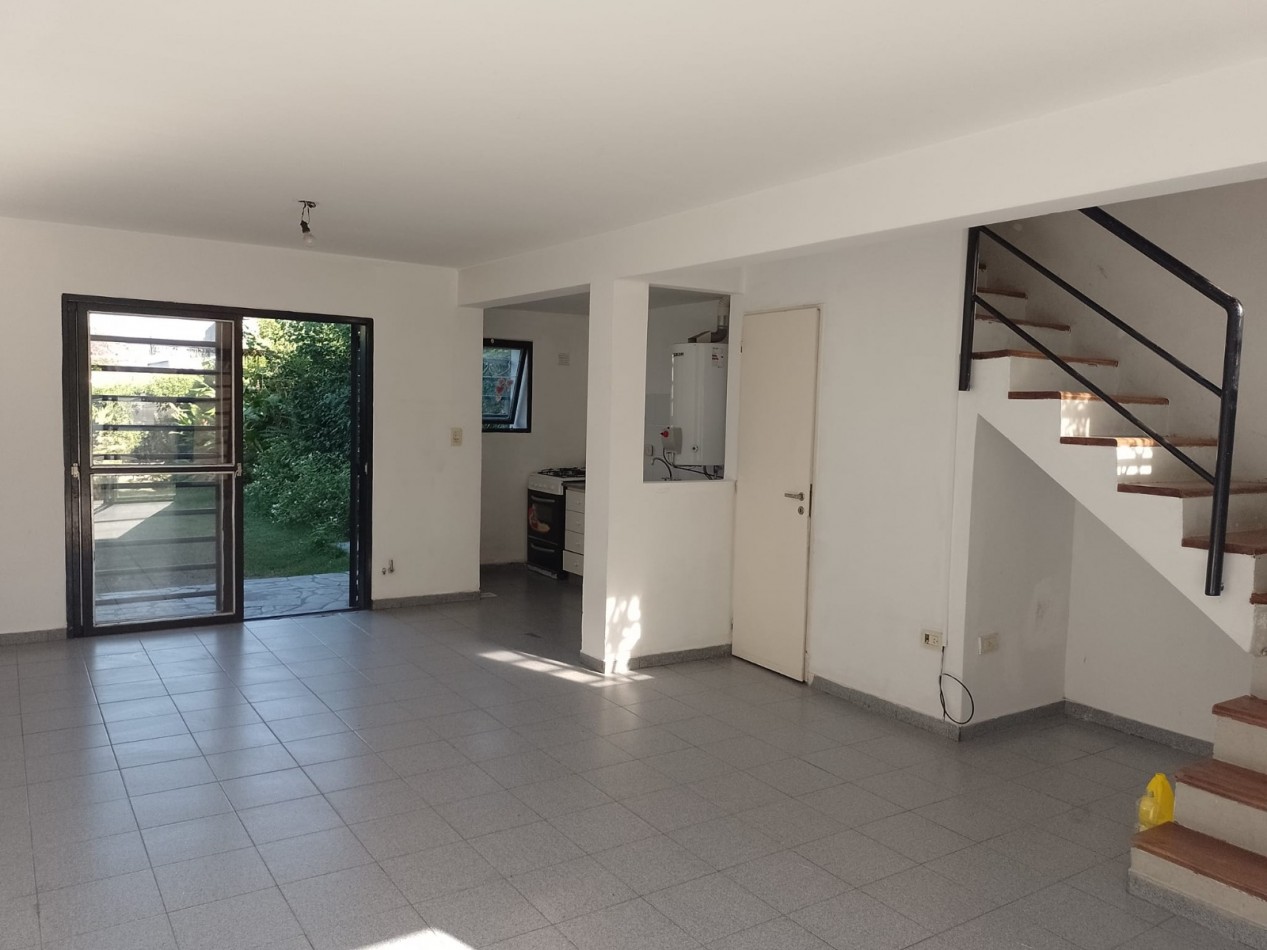 VENTA Duplex 2 dormitorios Gonnet, inmejorable zona