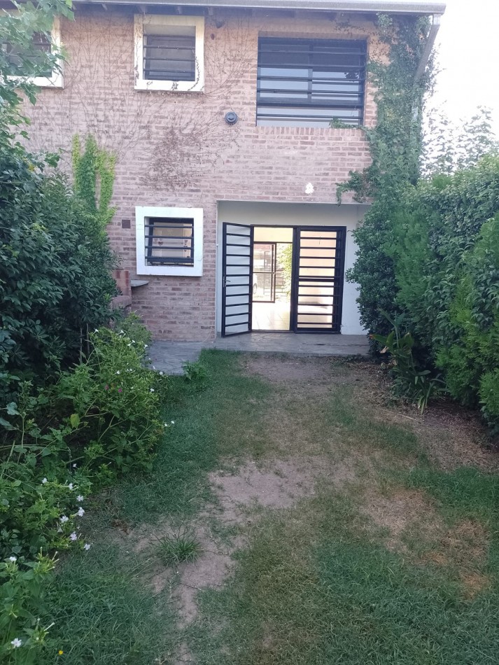 VENTA Duplex 2 dormitorios Gonnet, inmejorable zona