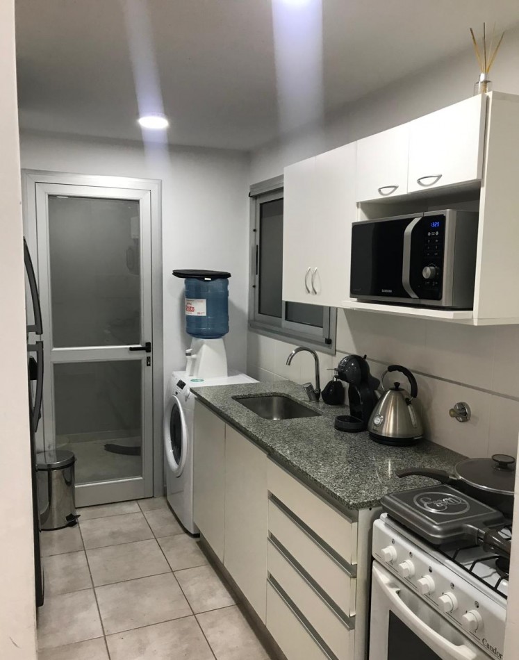 Alquiler depto 1 dormitorio con cochera Av.13 e/63 y 64