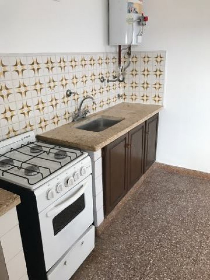 Alquiler ph dos dormitorios 18 y 532