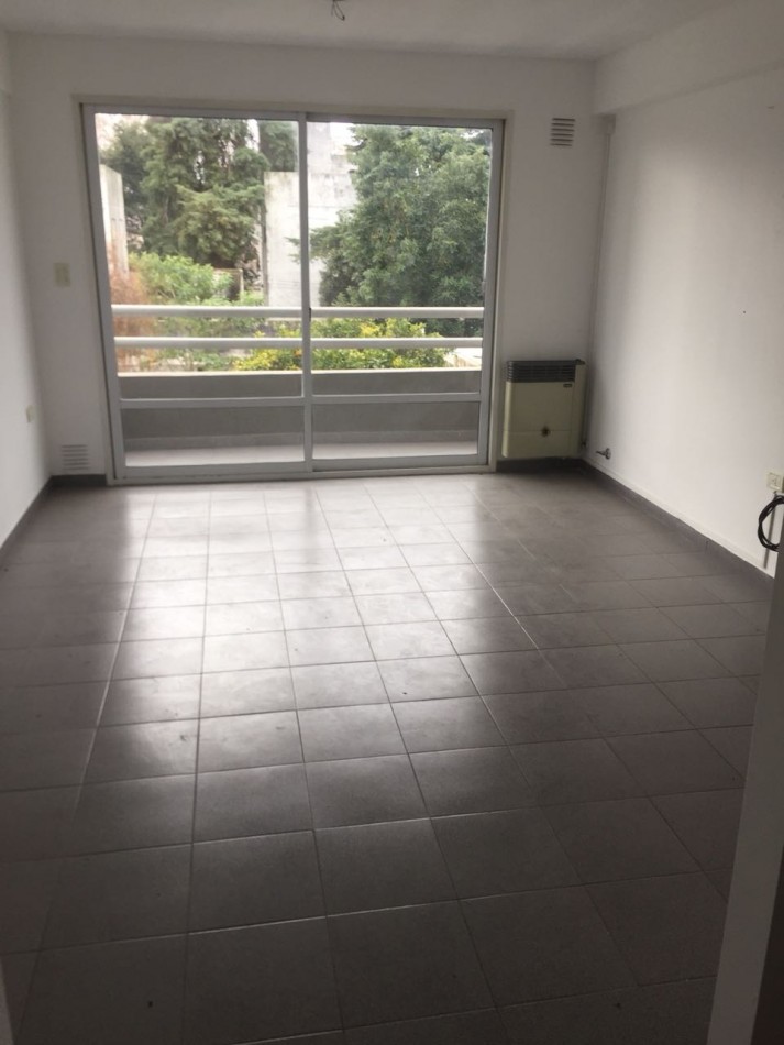 ALQUILER Depto 1 dormitorio 2 e/63 y 64