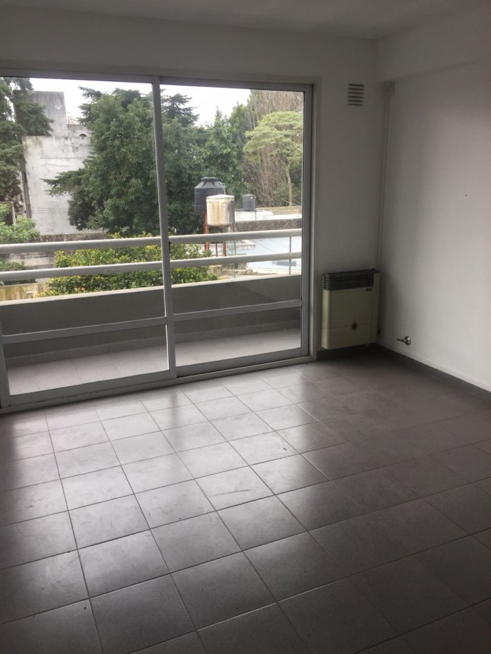 ALQUILER Depto 1 dormitorio 2 e/63 y 64