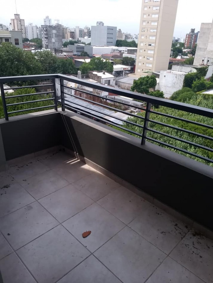 ALQUILER MONOAMBIENTE EN 13 Y 64